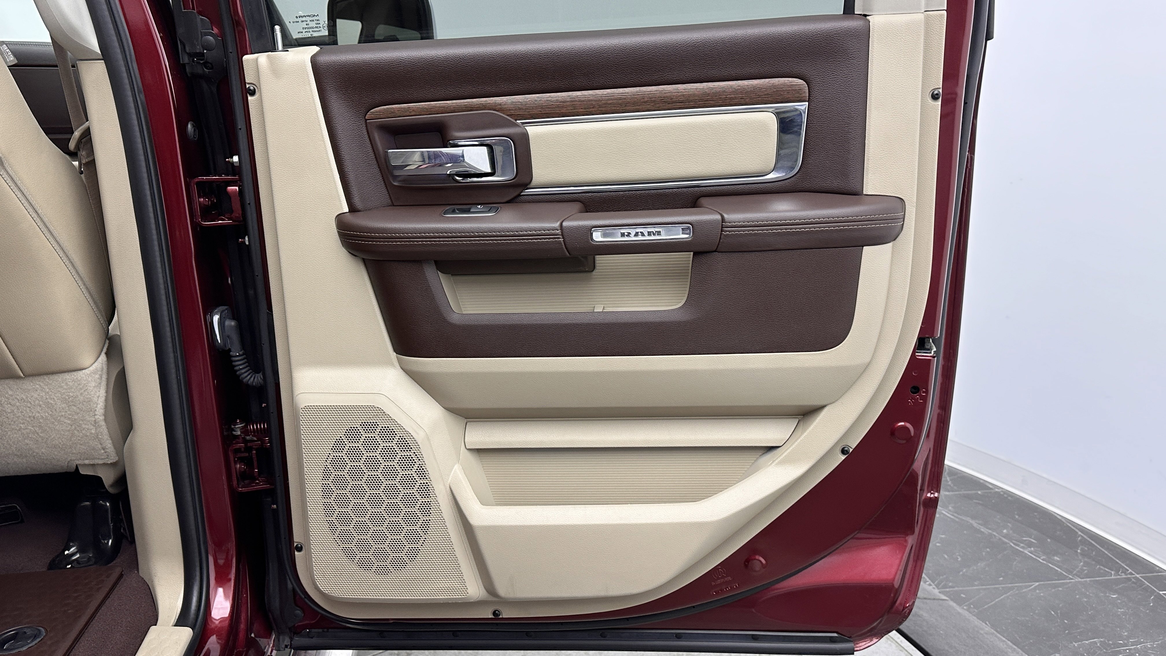 Used 2019 RAM 1500 Laramie w/ Convenience Group image 28