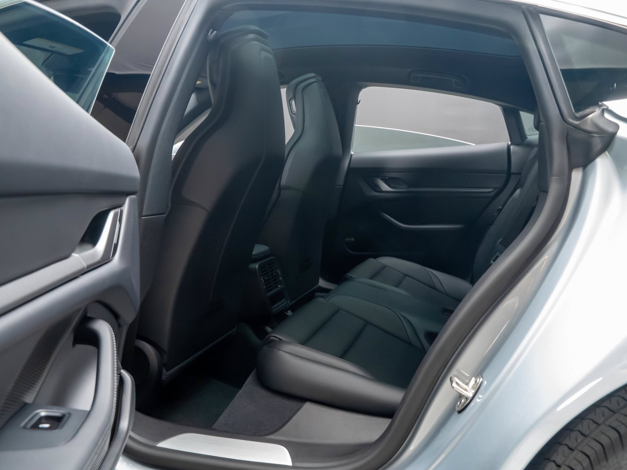 New 2026 Porsche Taycan 4S AWD/4WD image 32