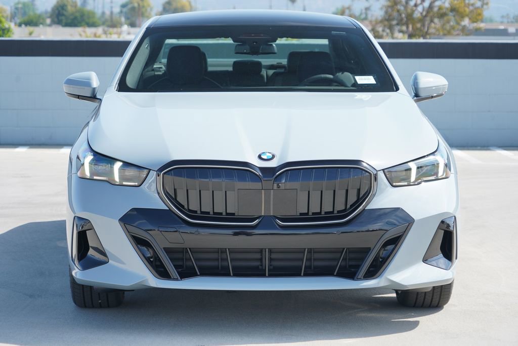 New 2026 BMW 540i xDrive w/ Executive Package AWD/4WD image 2