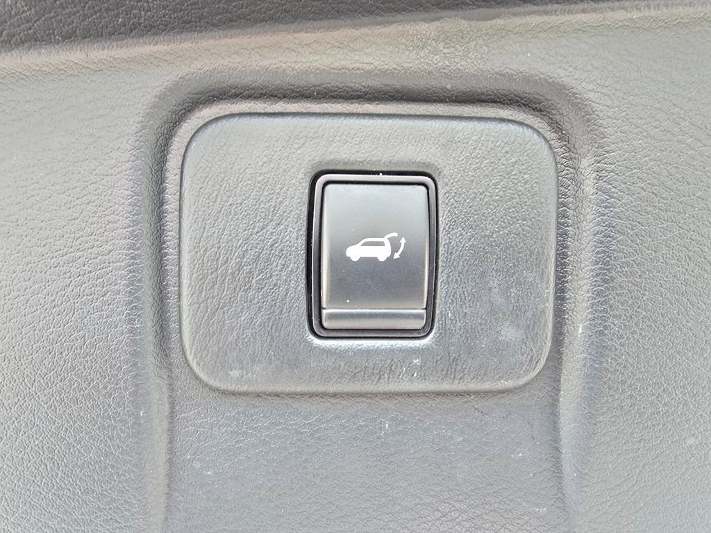 Used 2020 Nissan Murano SL w/ Moonroof Package AWD/4WD image 19