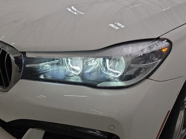 Used 2018 BMW 740i xDrive AWD/4WD image 29