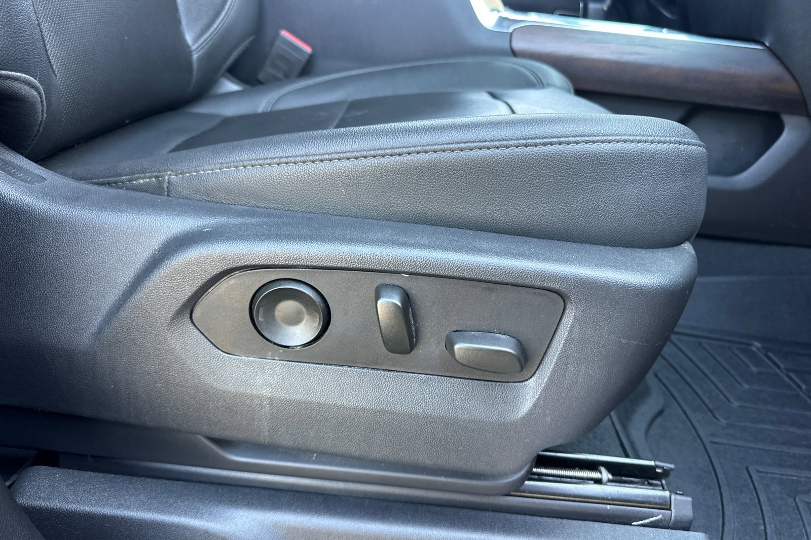 Used 2023 GMC Sierra 1500 SLT w/ SLT Convenience Package image 23