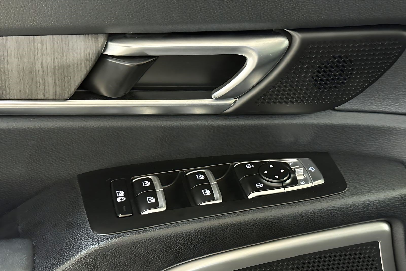 Used 2023 Kia Telluride EX w/ EX Captain's Chair Package FWD image 14