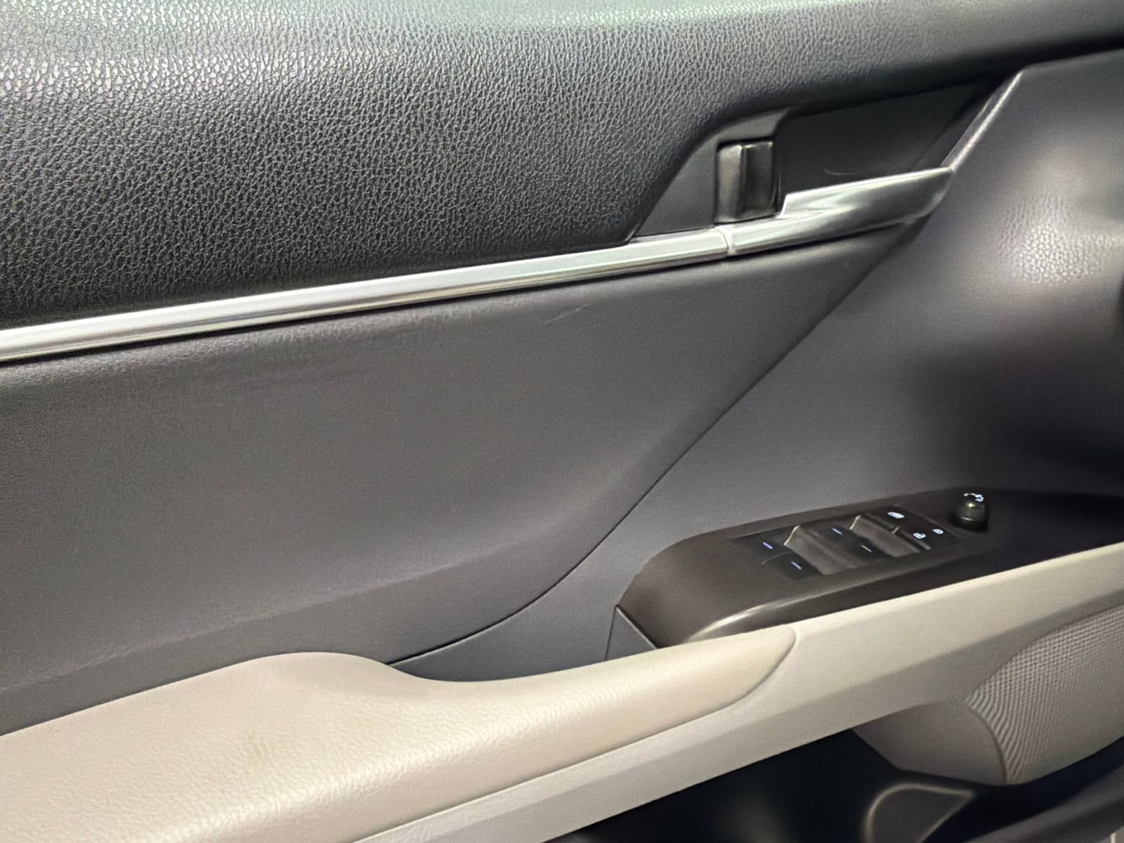 Used 2024 Toyota Camry SE FWD image 29