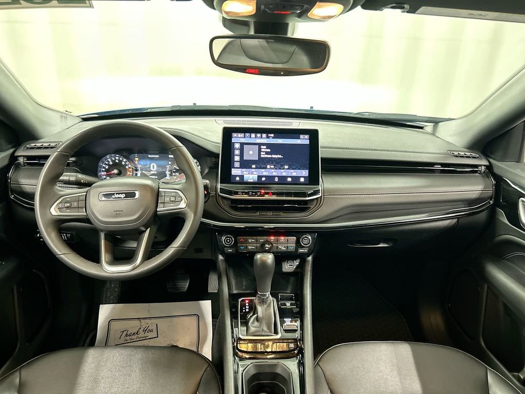 Used 2024 Jeep Compass Latitude w/ Convenience Group image 18