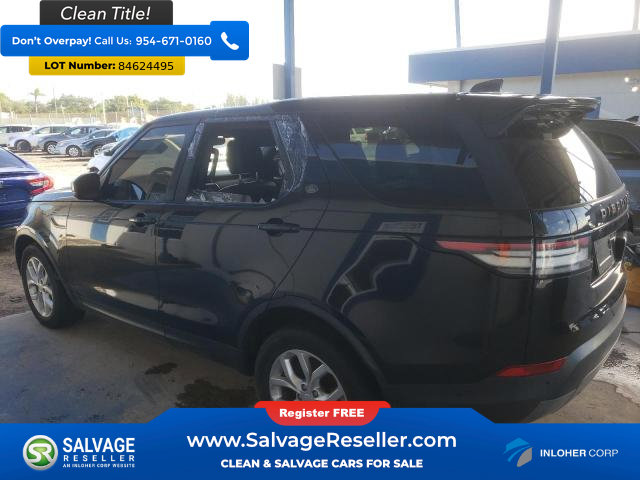 Used 2019 Land Rover Discovery SE image 3