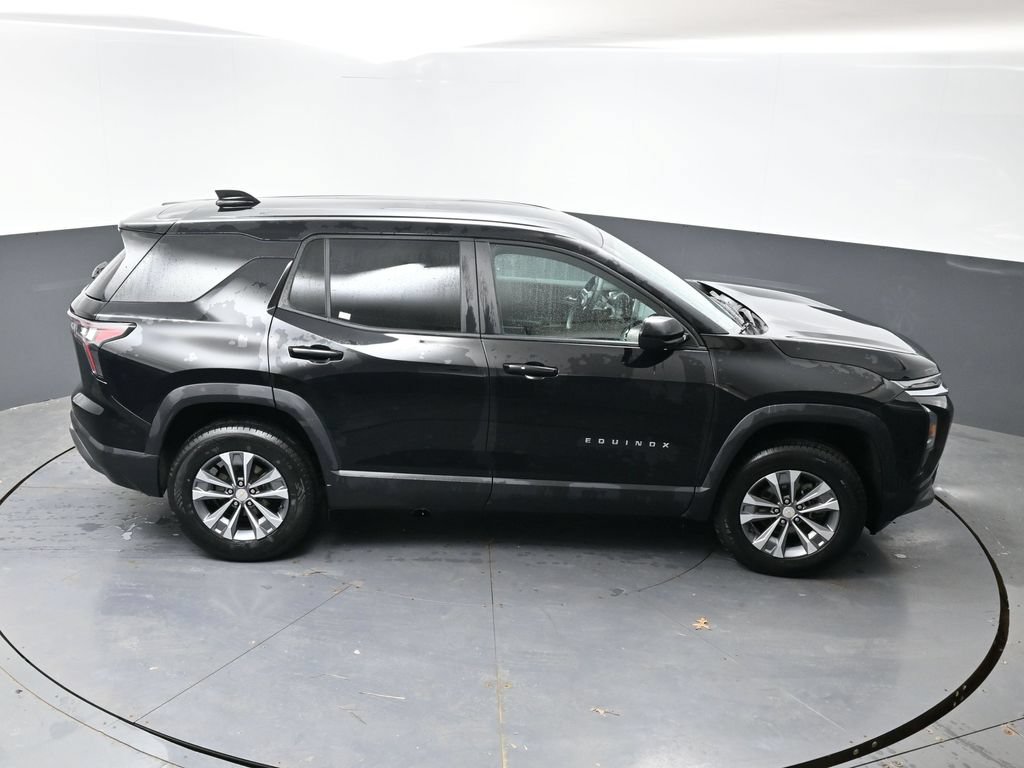 Used 2025 Chevrolet Equinox LT FWD image 13