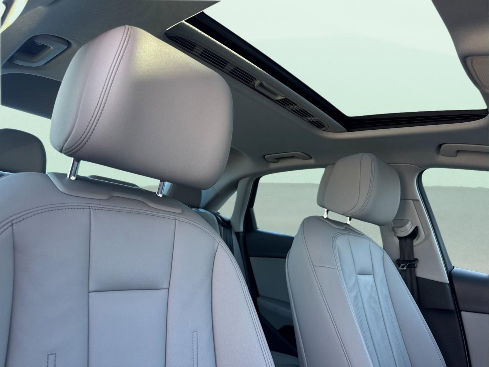 Used 2022 Audi A4 2.0T Premium w/ Convenience Package image 16