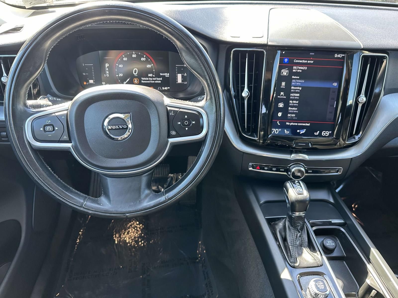 Used 2018 Volvo XC60 T5 Momentum w/ Convenience Package AWD/4WD image 8