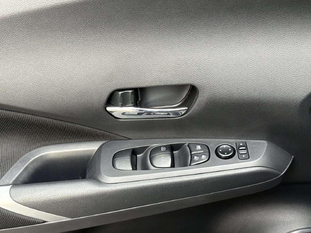 Used 2024 Nissan Kicks SV FWD image 15