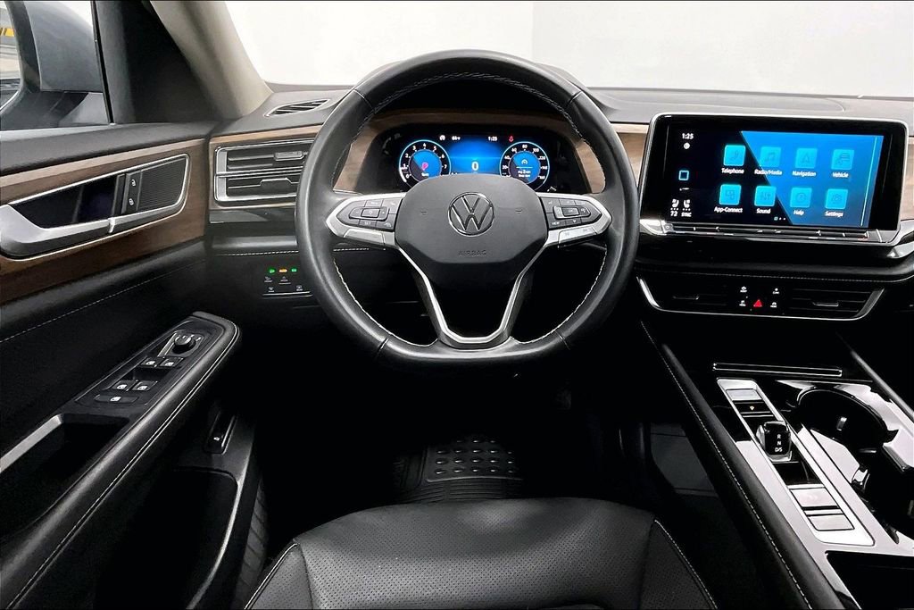 Used 2025 Volkswagen Atlas SE AWD/4WD image 7
