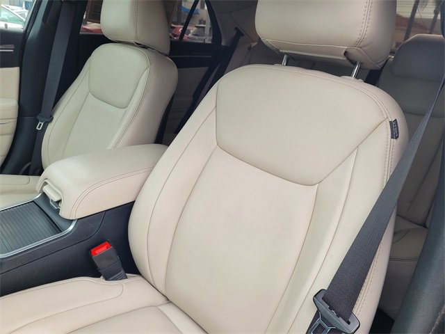 Used 2017 Chrysler 300 Limited image 12