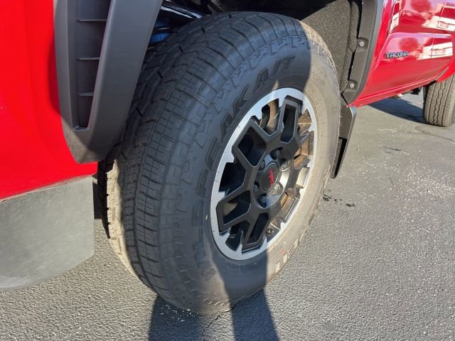 New 2025 Toyota Tacoma TRD Off-Road AWD/4WD image 13