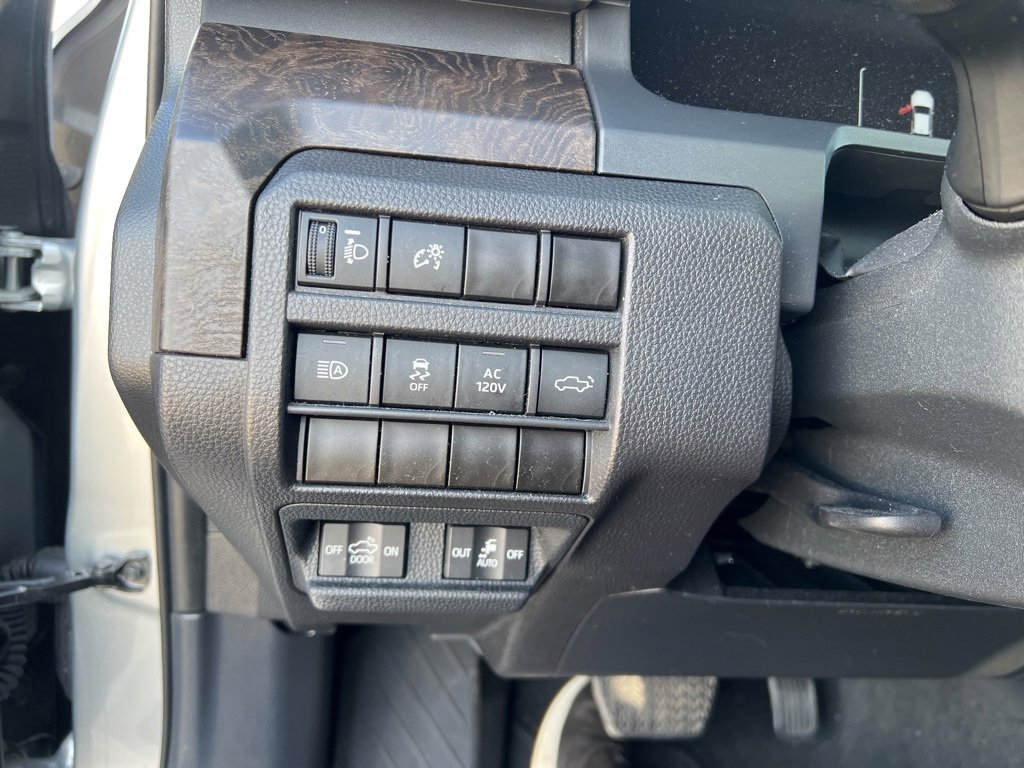 Used 2024 Toyota Tacoma Limited image 11