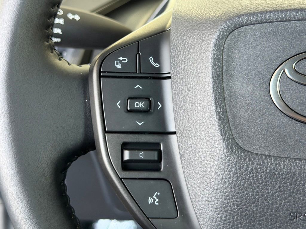 Used 2024 Toyota Prius LE FWD image 24