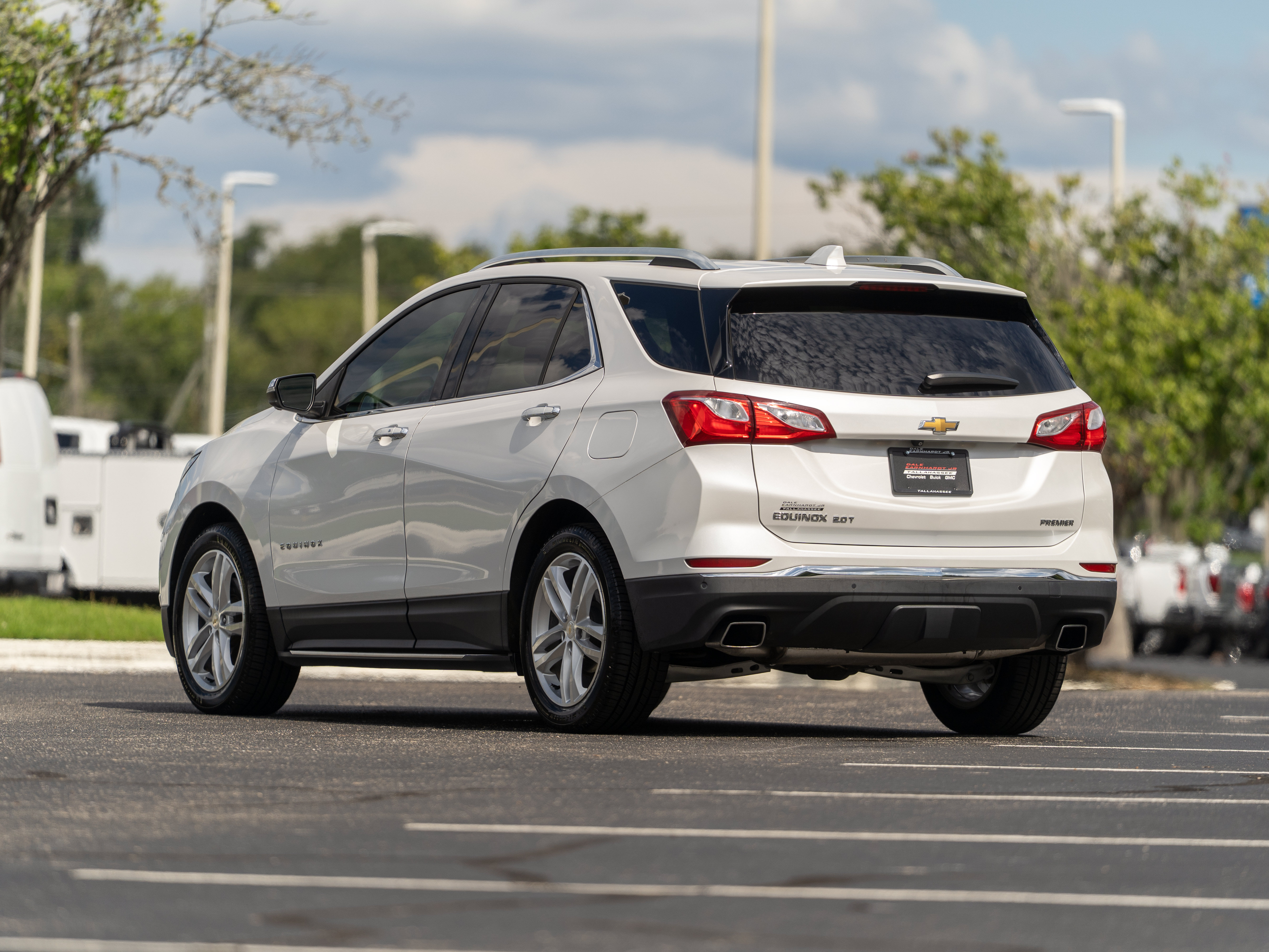 Used 2020 Chevrolet Equinox Premier FWD image 3