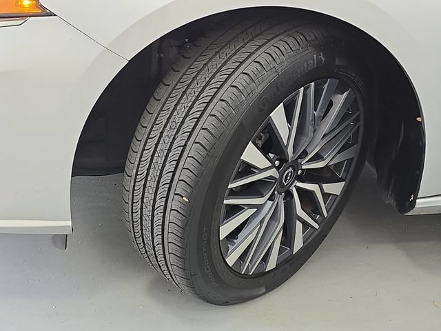 Certified 2024 Nissan Altima 2.5 SV FWD image 30