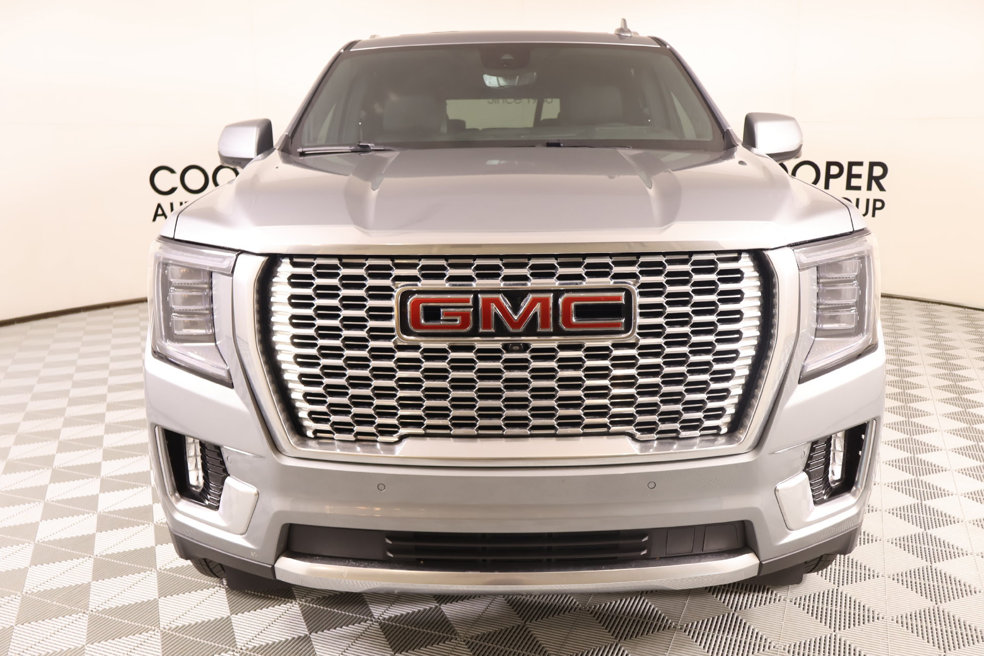 Used 2024 GMC Yukon Denali w/ Denali Reserve Package AWD/4WD image 10