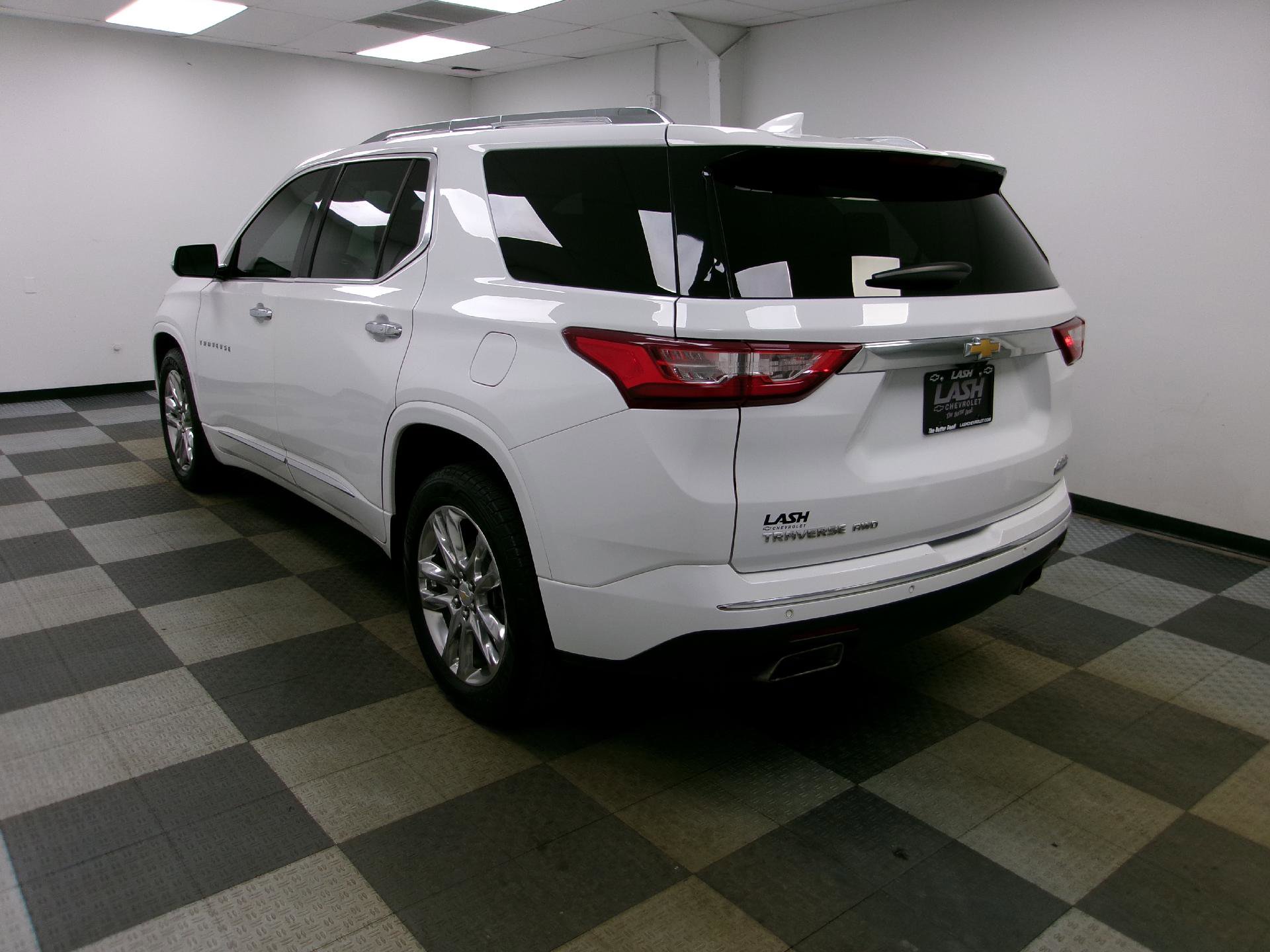 Used 2020 Chevrolet Traverse High Country image 2