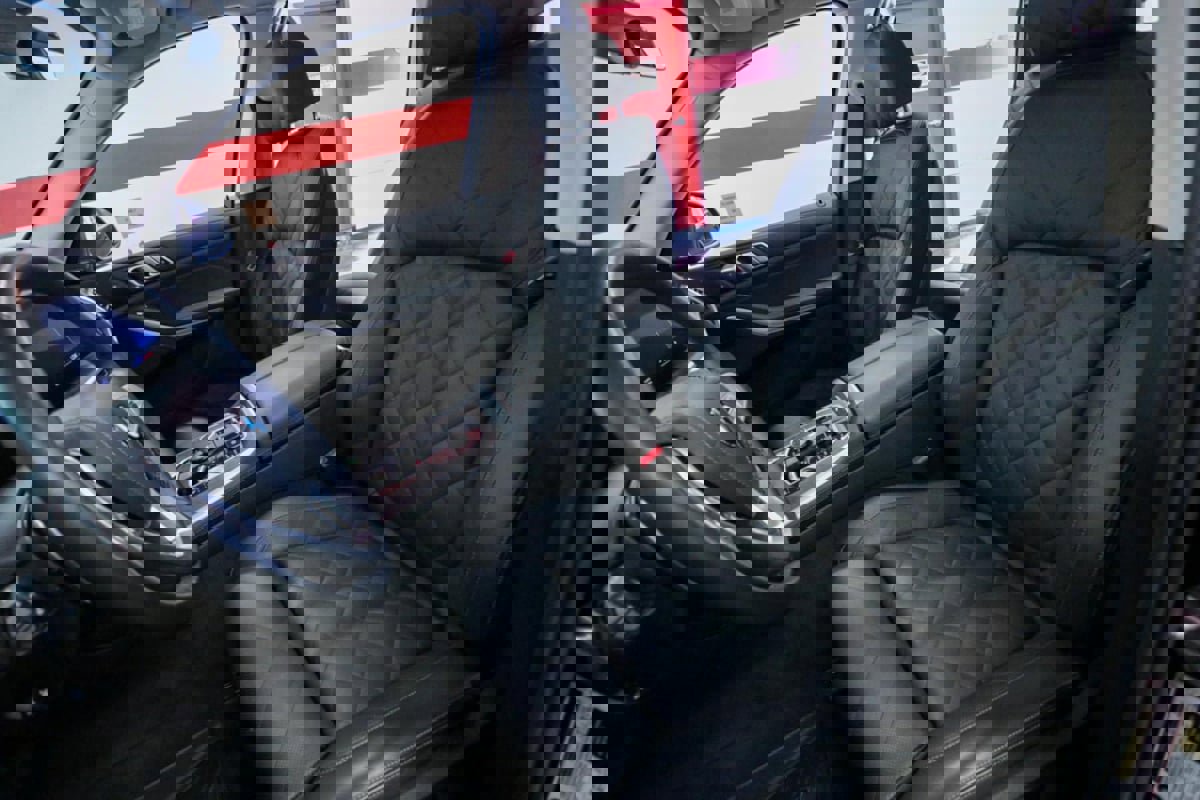 Used 2023 BMW X7 xDrive40i w/ Premium Package image 12