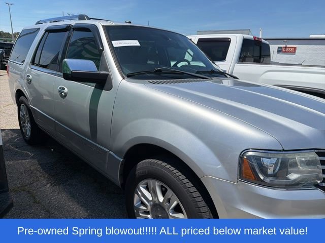 Used 2016 Lincoln Navigator Select AWD/4WD image 14
