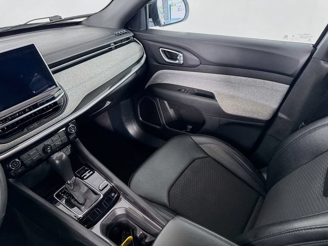 Used 2024 Jeep Compass Latitude AWD/4WD image 22