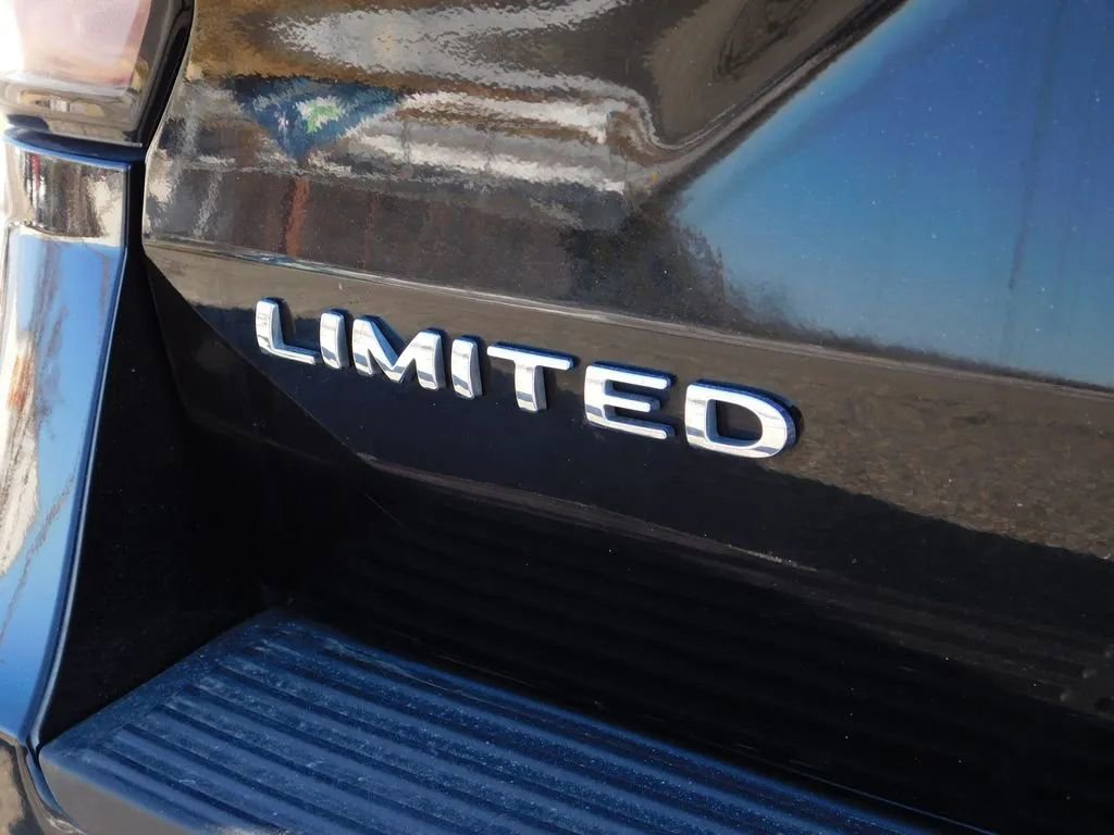 Used 2021 Ford Expedition Limited image 6