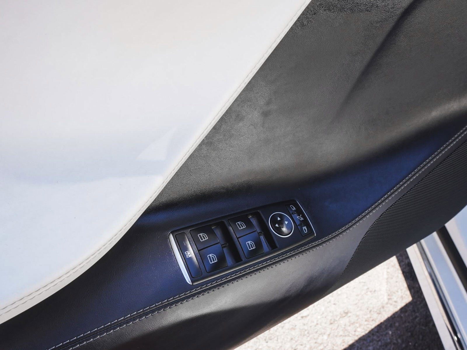 Used 2020 Tesla Model S Performance AWD/4WD image 9