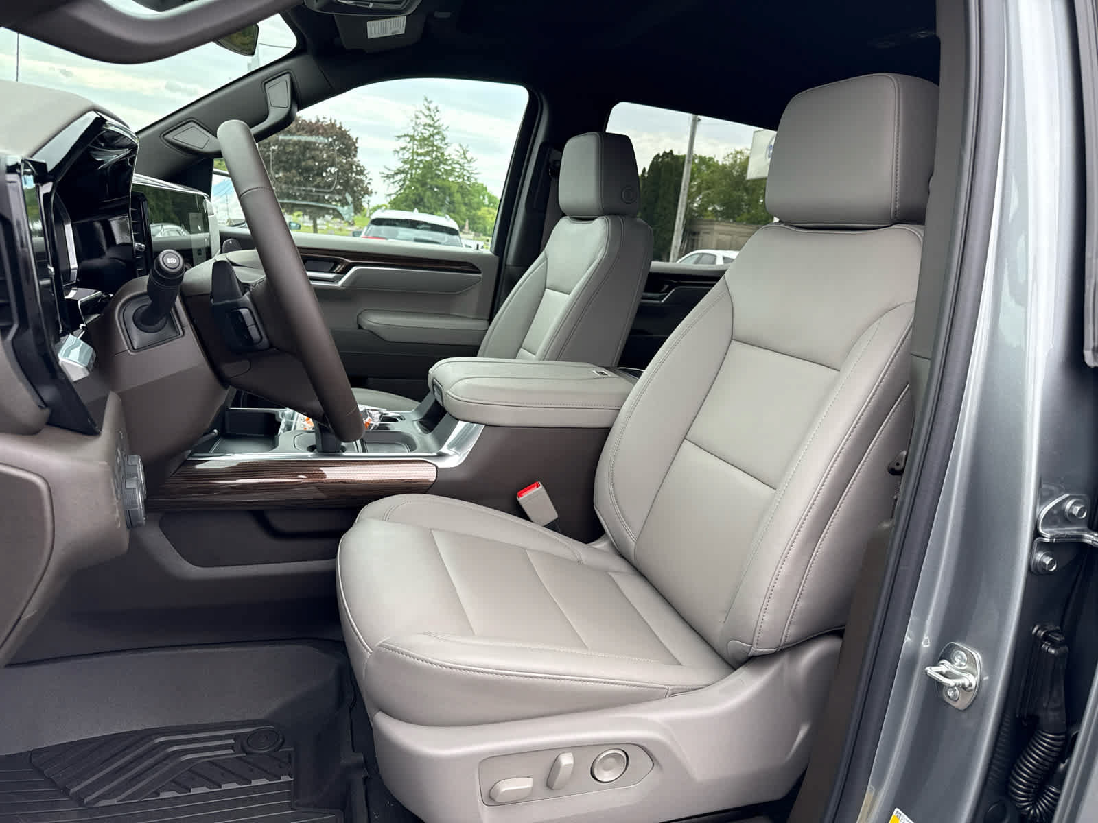 New 2026 Chevrolet Silverado 1500 RST w/ All Star Edition Plus AWD/4WD image 11