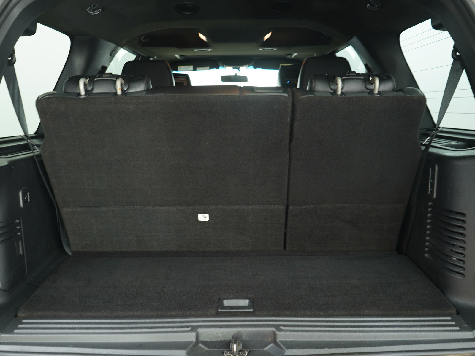 Used 2017 Ford Expedition XLT w/ Equipment Group 202A AWD/4WD image 23