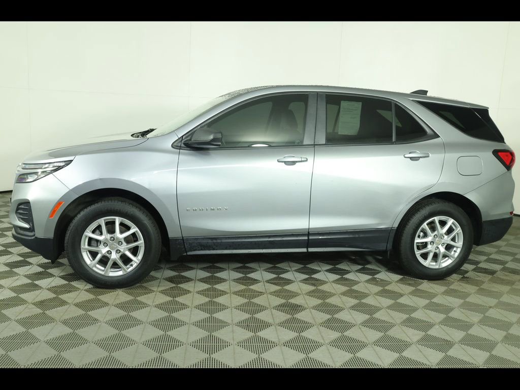 Used 2024 Chevrolet Equinox LS w/ LS Convenience Package image 13