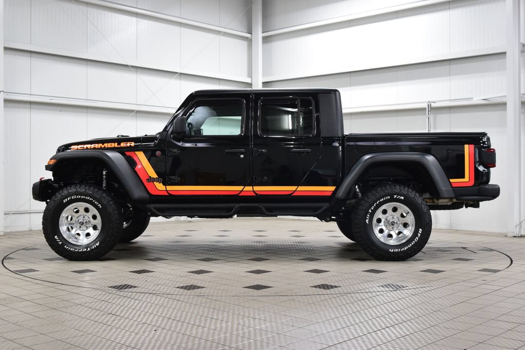 Used 2025 Jeep Gladiator Rubicon AWD/4WD image 4
