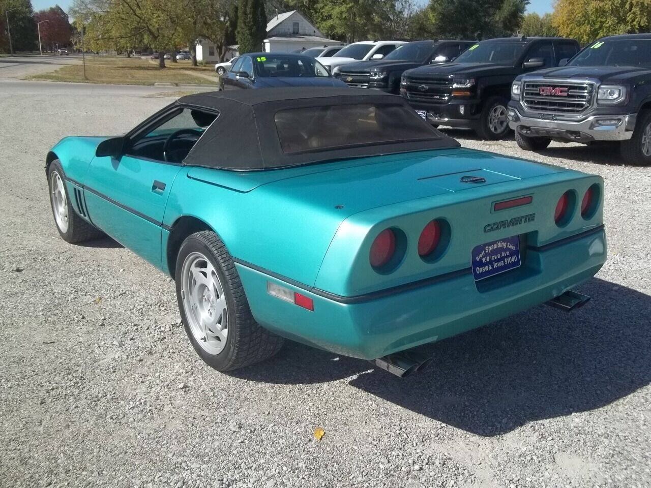 Used 1990 Chevrolet Corvette Convertible RWD image 12