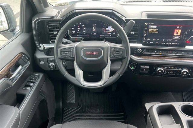 Used 2025 GMC Sierra 1500 Elevation image 17