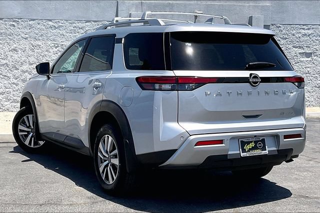 Used 2025 Nissan Pathfinder SL w/ Lighting Package (N92) AWD/4WD image 10