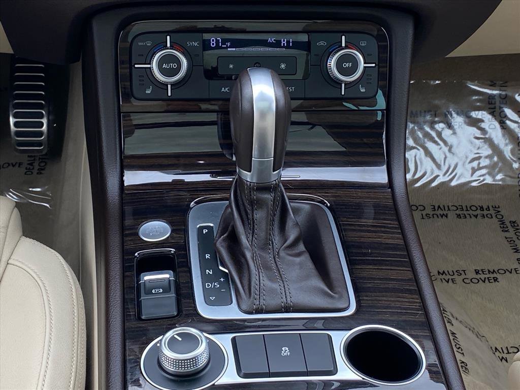 Used 2015 Volkswagen Touareg Executive image 10