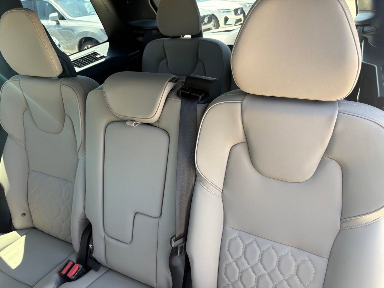 New 2026 Volvo XC90 B6 Plus w/ Protection Package Premier AWD/4WD image 24