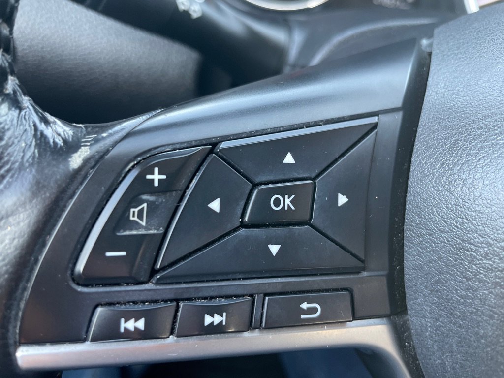Used 2017 Nissan Rogue SL FWD image 24