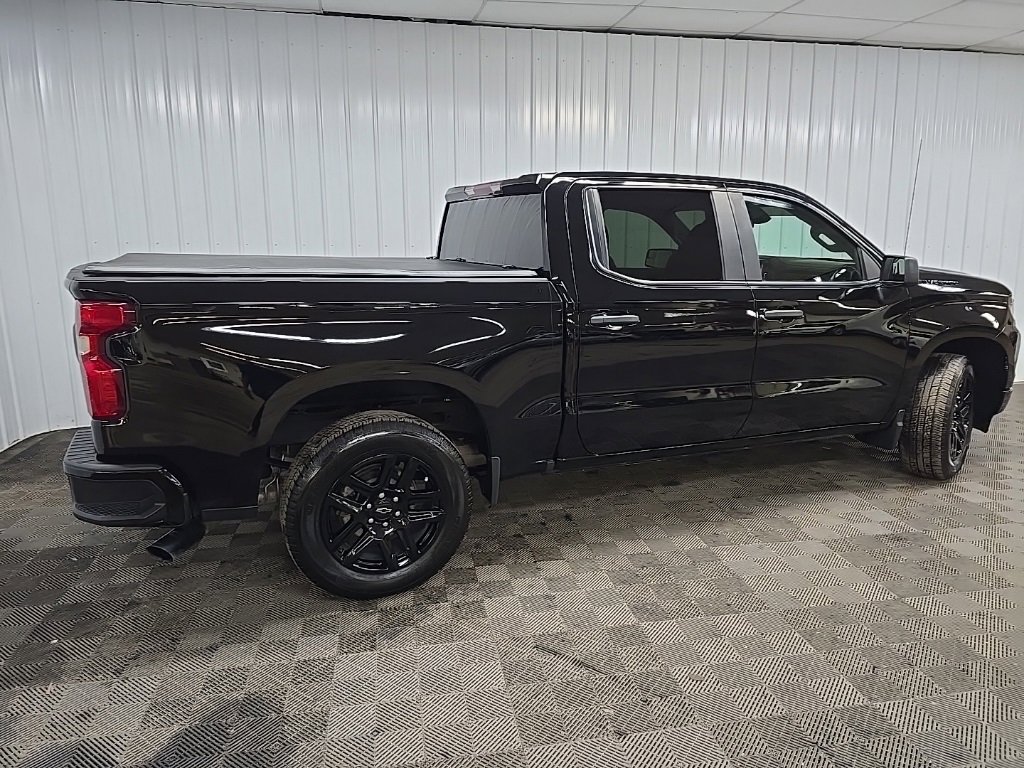 Used 2024 Chevrolet Silverado 1500 Custom w/ Dark Appearance Package image 3