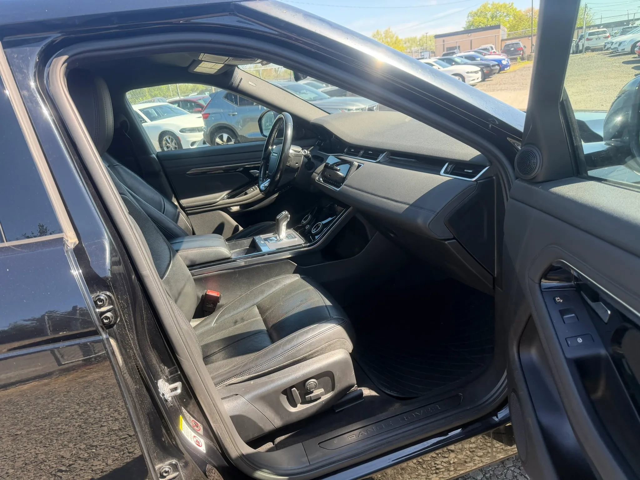 Used 2020 Land Rover Range Rover Evoque SE AWD/4WD image 25