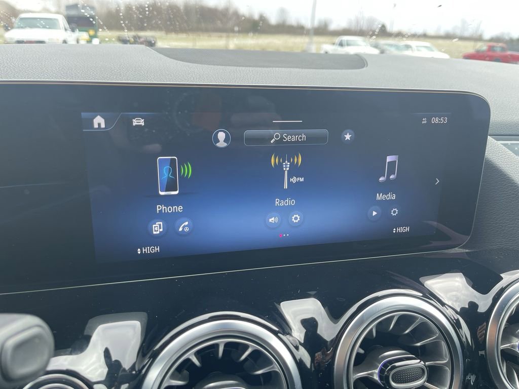 Used 2025 Mercedes-Benz GLA 250 image 24