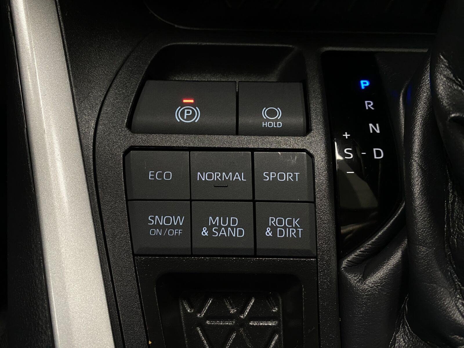 Used 2025 Toyota RAV4 XLE AWD/4WD image 24