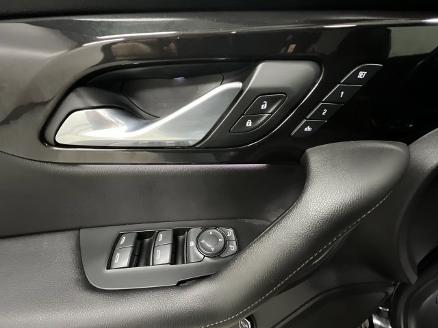 Used 2019 Chevrolet Blazer Premier w/ Sun and Wheels Package AWD/4WD image 25