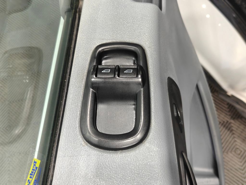 Used 2016 Ford Transit 150 XL image 31