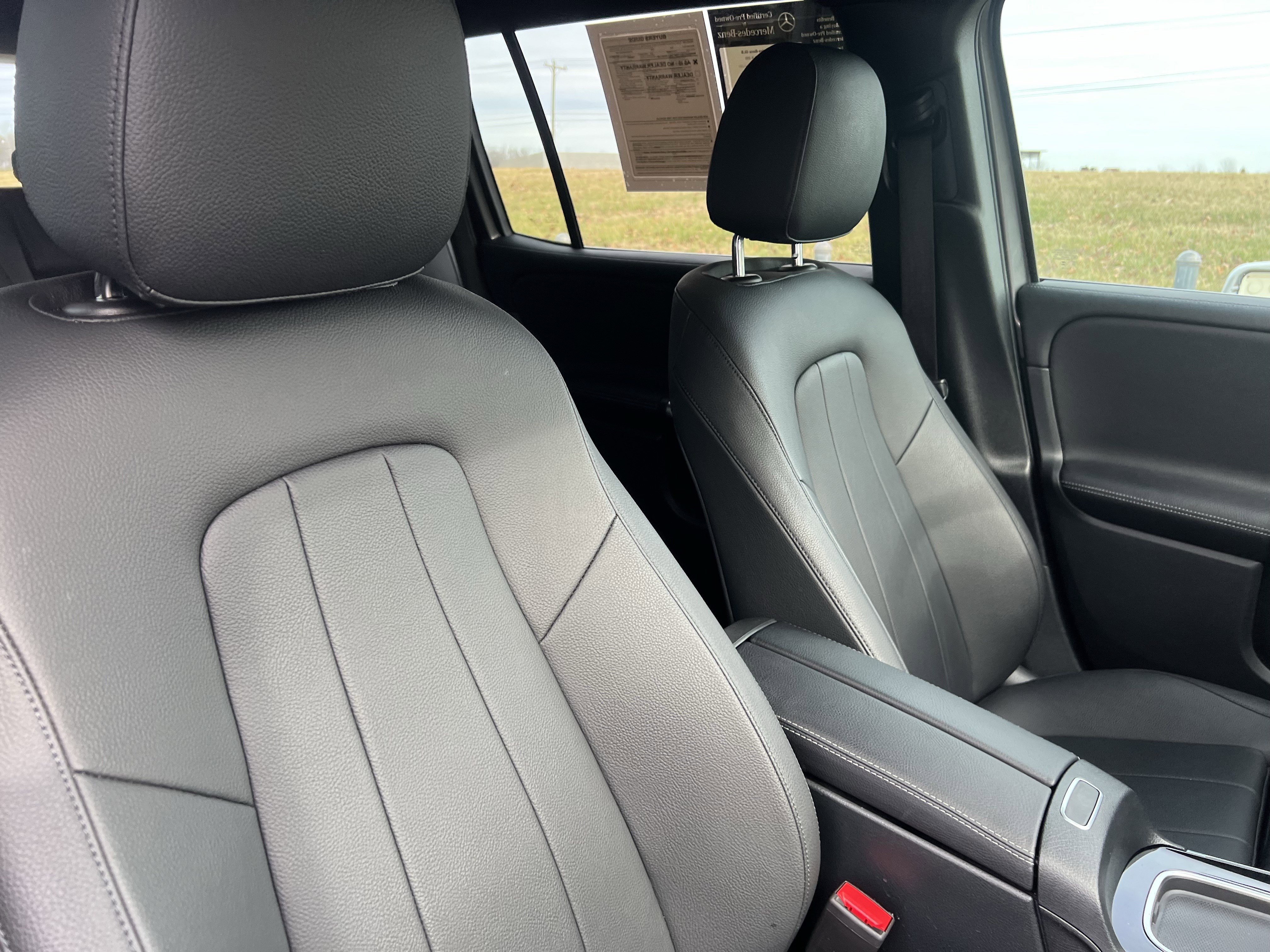 Used 2024 Mercedes-Benz GLB 250 4MATIC image 35