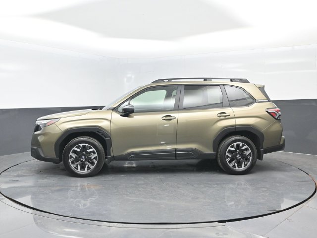 Used 2025 Subaru Forester Premium AWD/4WD image 4