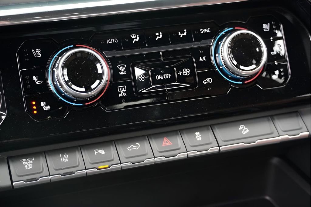 New 2026 GMC Sierra 2500 Denali Ultimate w/ Max Trailering Package image 17
