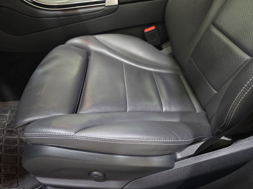 Used 2021 Mercedes-Benz GLC 300 GLC 300 image 32