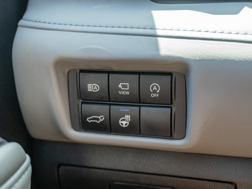 Used 2023 Toyota Highlander Platinum AWD/4WD image 29