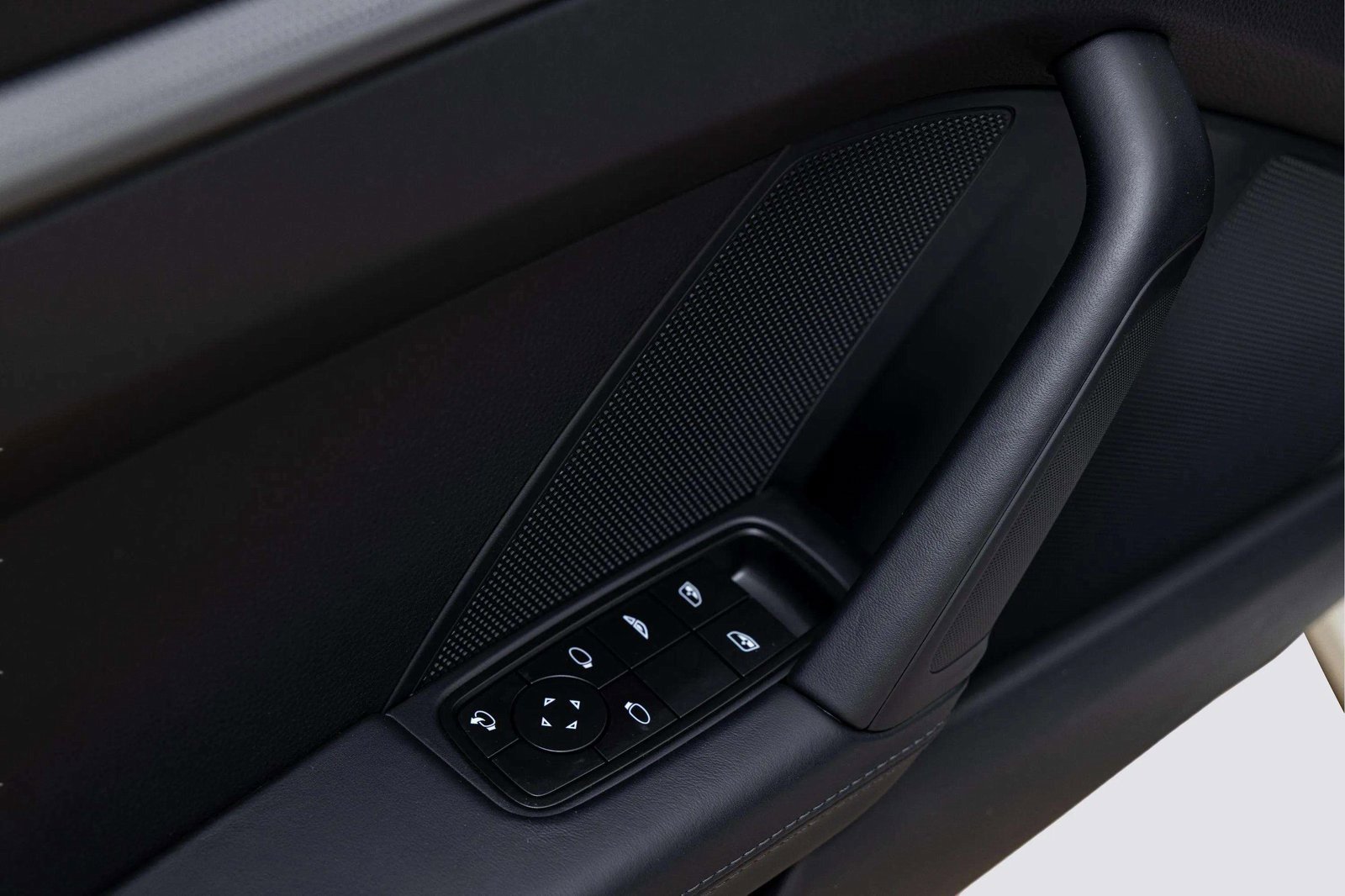 Used 2025 Porsche 911 Carrera image 23